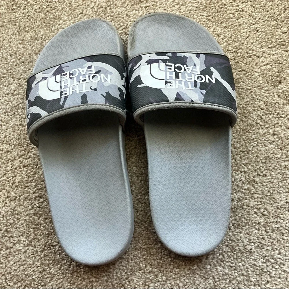The‎ North Face Gray Camouflage Sandal Slides Men's Size 7 Casual Lightweight